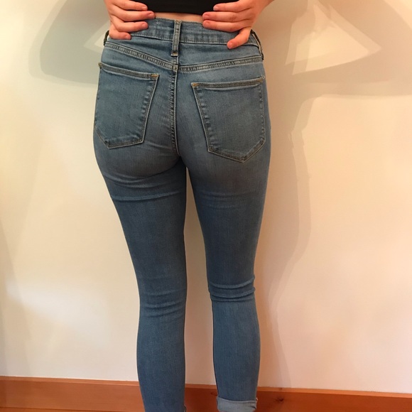 Gap medium wash jeans - Picture 2 of 3